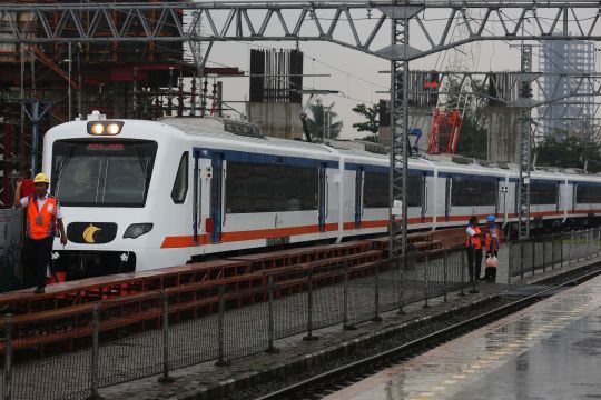 Kereta Bandara di Manggarai