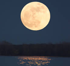 Supermoon fenomena bulan super