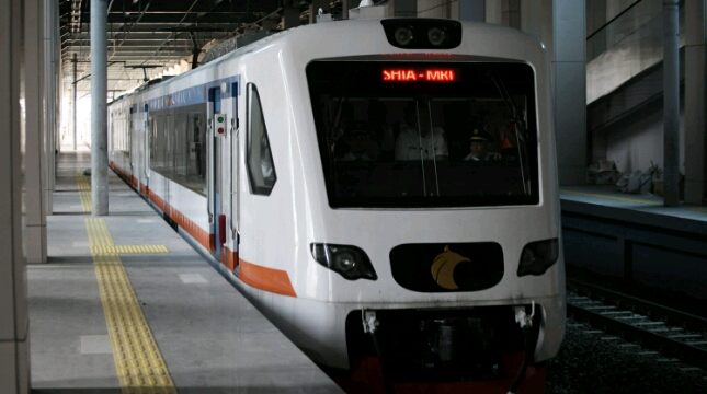 Beroperasi kereta bandara