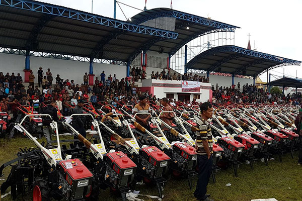 Traktor tangan bantuan untuk petani di Tapanuli Utara