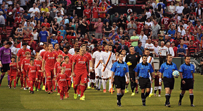 Liverpool vs Roma saat bertanding di laga pramusim 2014. Kali ini, mereka bertemu di kompetisi kasta teringgi Eropa. Foto: Istimewa.