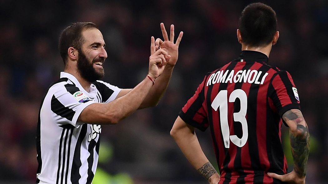 Gonzalo Higuain merayakan gol ke gawang AC Milan di pertemuan terakhir Juve vs Milan. (Istimewa).