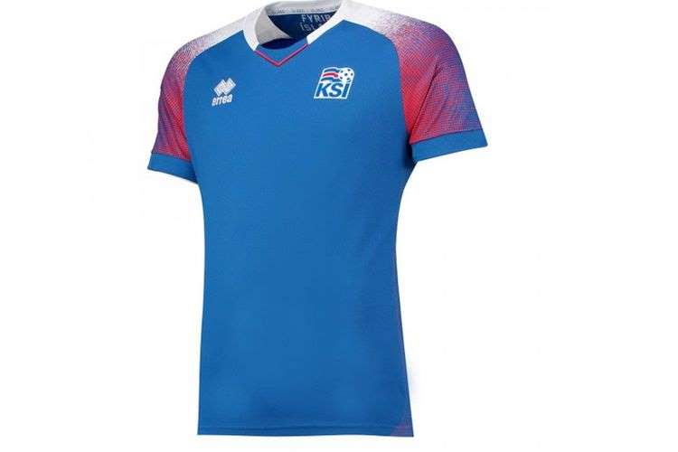 Warna biru pada jersey timnas Islandia ini menggambarkan nuansa yang sejuk.  Bercak merah dan putih di bagian bahu hingga lengan membuat desain jersey ini terlihat keren.  Namun, Doonan menilai garis merah di bagian kerah terlihat mengganggu estetika jersey ini.  Apapun itu, warna dasar biru yang menggambarkan kesejukan ini tetap menampilkan keindahan desainnya.