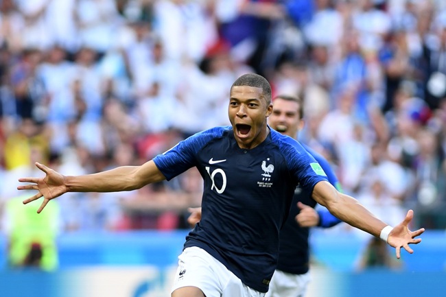 Kylian Mbappe benar-benar jadi mimpi buruk Argentina. Foto: FIFA