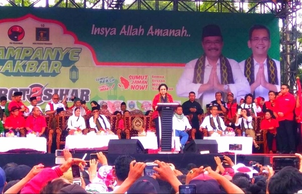 Megawati Soekarnoputri saat kampanye akbar Djarot-Sihar