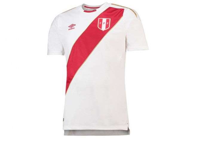 Jersey the white and red ini menggunakan warna dasar putih seperti jersey tim Inggris.  Sayangnya, garis diagonal yang melintang di bagian tengah nampak sangat aneh, mirip seperti selempang duta pariwisata.  Namun, hal paling aneh adalah potongan yang berlebihan pada bagian ujung belakang yang justru membuat perut terlihat gendut.