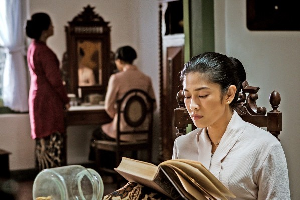 Dian Sastrowardoyo dalam Film Kartini ikut Festival Film Asia Pasifik