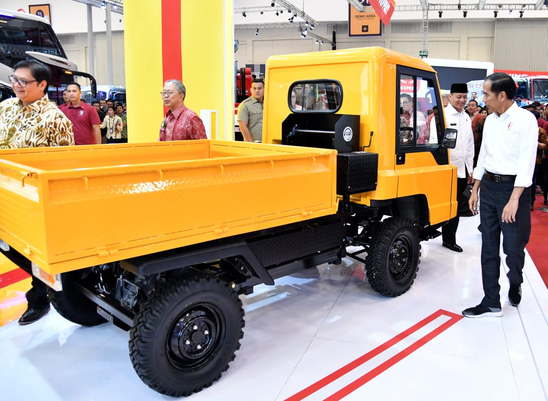 Presiden Joko Widodo membuka pameran otomotif Gaikindo Indonesia International Auto Show 2018 di ICE BSD City hari ini, Kamis, 2 Agustus 2018. Presiden juga menyambut baik kehadiran kendaraan pedesaan yang bernama Angkutan Mekanis Multiguna Pedesaan (AMMDes). Kendaraan multiguna karya anak bangsa tersebut dirancang untuk meningkatkan produktivitas perekonomian masyarakat di pedesaan.