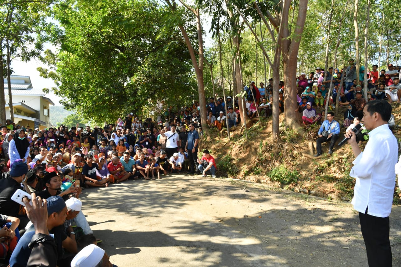 Bagi warga yang rumahnya mengalami rusak berat, pemerintah telah menetapkan akan memberikan bantuan sebesar Rp50 juta.  Presiden memerintahkan agar bantuan bagi warga yang tempat tinggalnya mengalami kerusakan berat untuk dapat diserahkan mulai esok. 