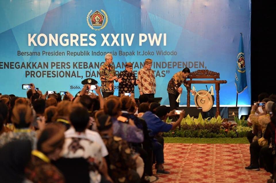 Jokowi ajak wartawan perangi hoax