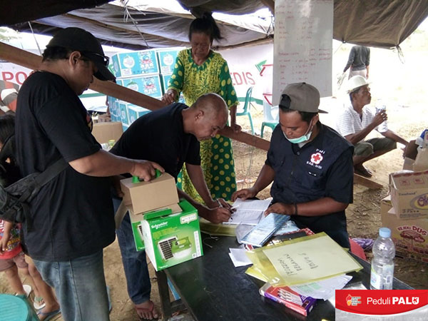 14 Sosialisasi dan Distribusi Bantuan Lampu Portable Tenaga Surya